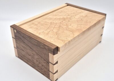 small-dovetail-keepsake-box